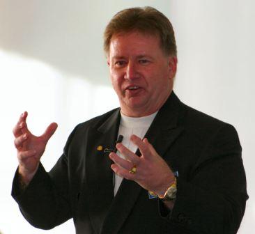 Canadian Idea Man Bob Hooey is a motivational, inspirational, creative business and association conference keynote speaker and corporate leadership success trainer, coach and author.